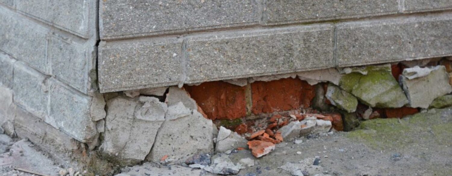 What are Warning Signs of a Damaged Foundation?